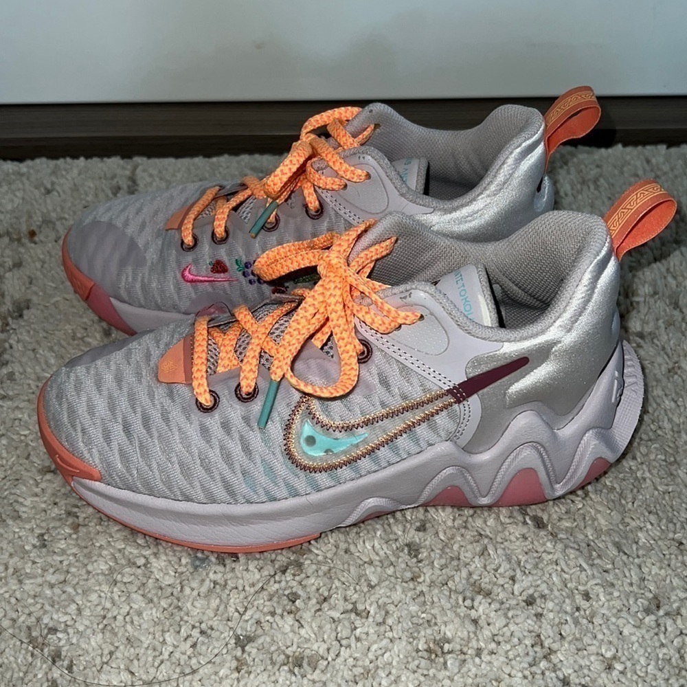 Nike Giannis Immortality EP Force Field Super Smoothie Size 3.5 kids - Picture 3 of 10